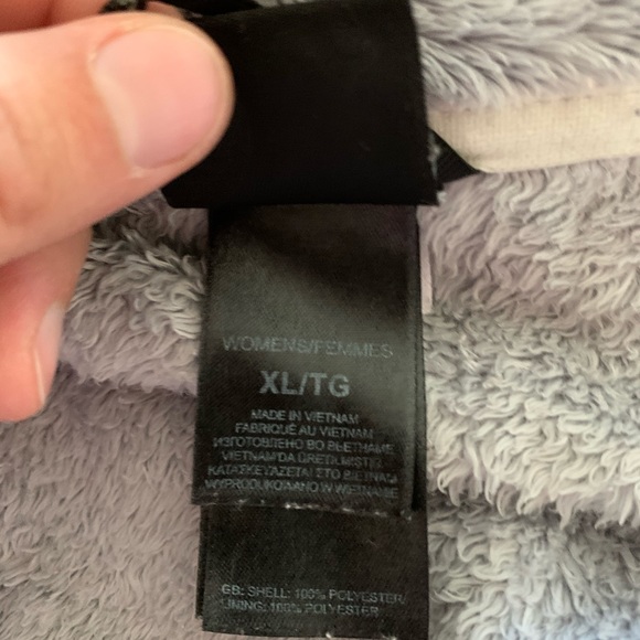 The NorthFace | Gray Plush zip XL - Picture 9 of 9